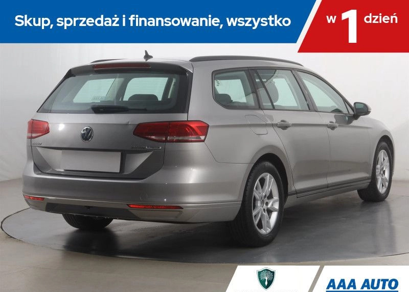 Volkswagen Passat cena 53500 przebieg: 197191, rok produkcji 2015 z Lubniewice małe 301